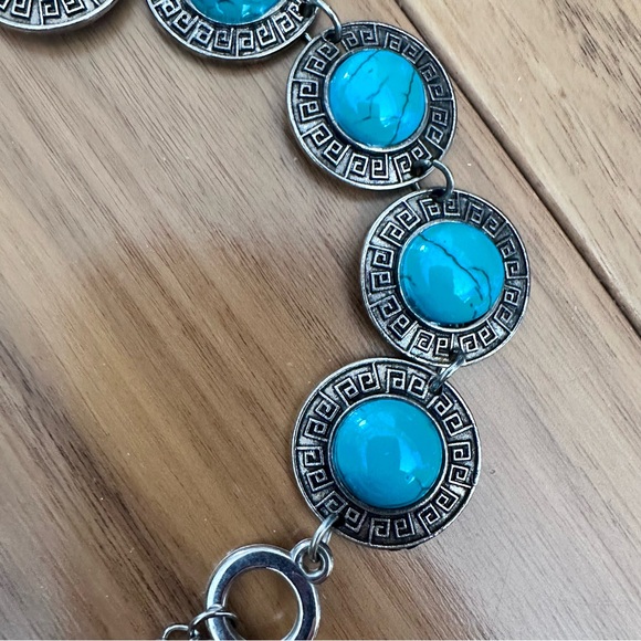 Round Turquoise Color Bracelet - Picture 2 of 4